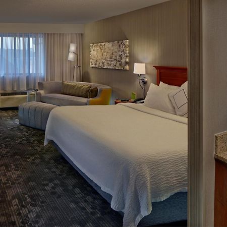 Courtyard Hartford Cromwell Hotel Bagian luar foto