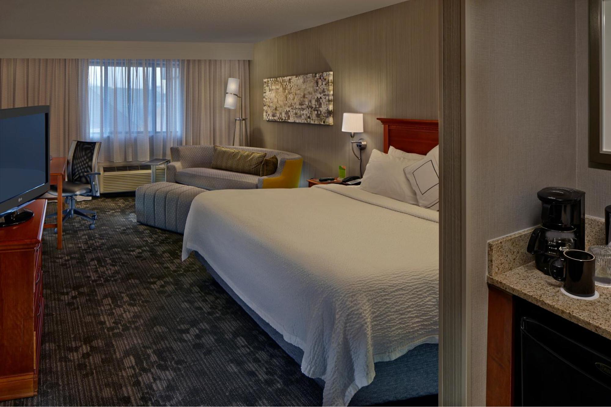 Courtyard Hartford Cromwell Hotel Bagian luar foto