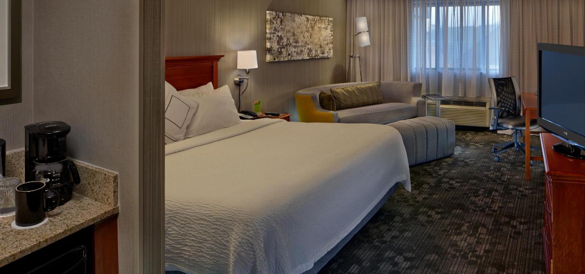 Courtyard Hartford Cromwell Hotel Bagian luar foto